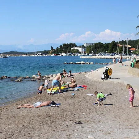 Apartamento With A Parking Space Kremenici, Krk - 21679 Malinska