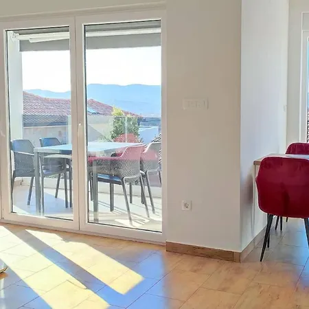 With A Parking Space Kremenici, Krk - 21679 Apartamento Malinska